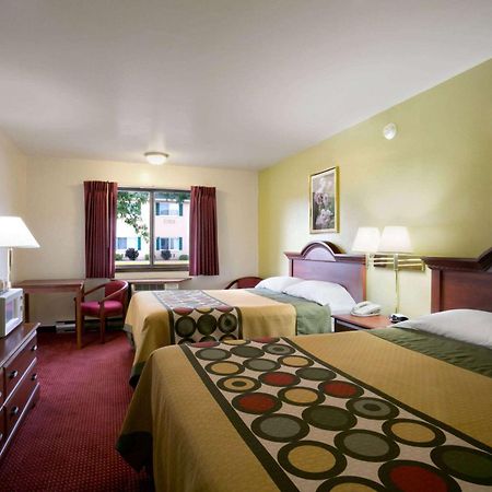 Super 8 By Wyndham Eau Claire Wi Hotel Exterior foto