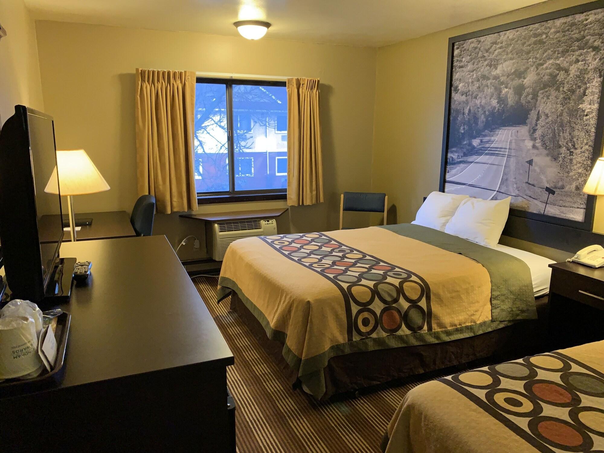 Super 8 By Wyndham Eau Claire Wi Hotel Exterior foto