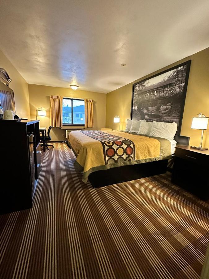 Super 8 By Wyndham Eau Claire Wi Hotel Exterior foto