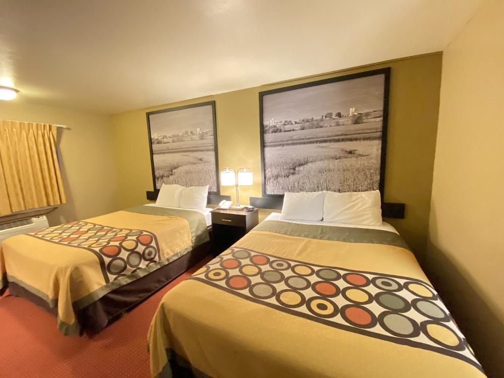 Super 8 By Wyndham Eau Claire Wi Hotel Exterior foto