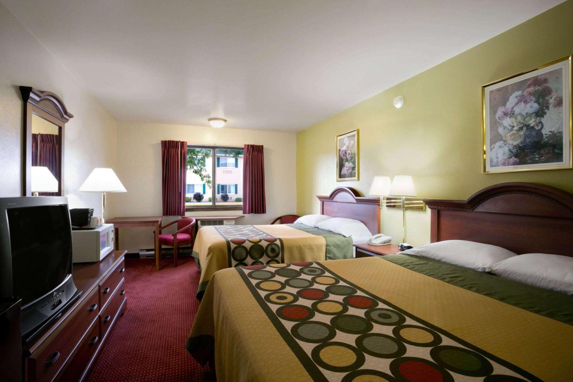 Super 8 By Wyndham Eau Claire Wi Hotel Exterior foto