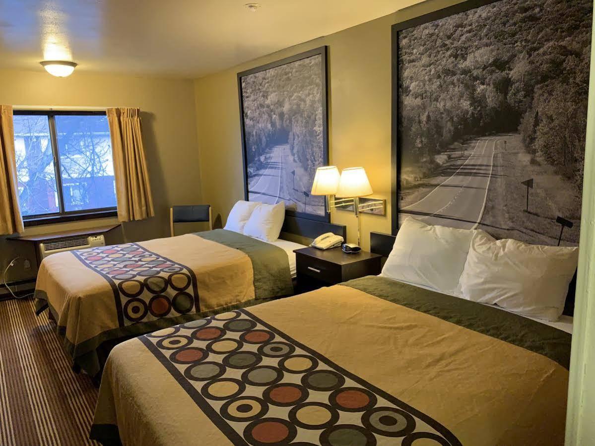 Super 8 By Wyndham Eau Claire Wi Hotel Exterior foto